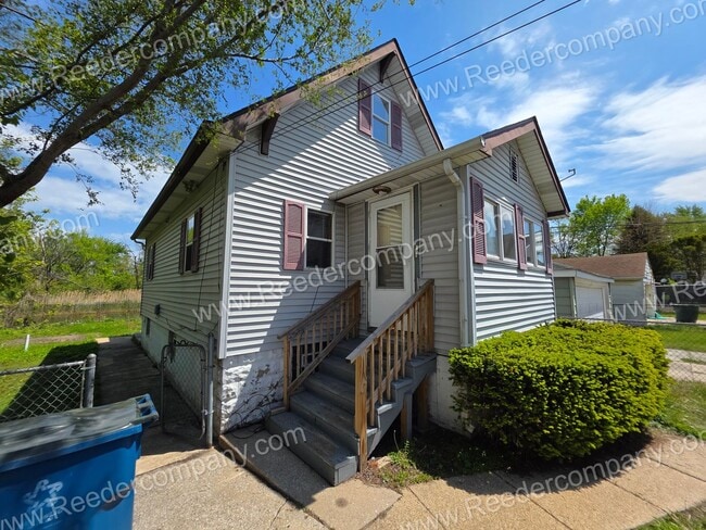 Building Photo - 921 Wilcox St Unit Rear