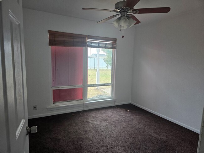 Photo - 2405 Nabors Ln