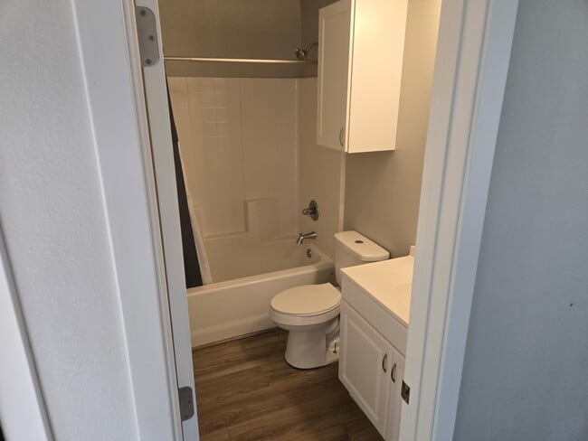 Building Photo - 520 S Cedar Ave