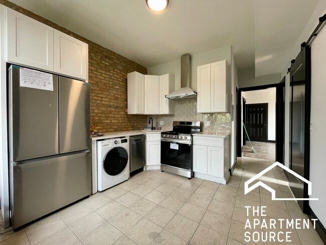 Building Photo - 2648 W Augusta Blvd Unit 3W