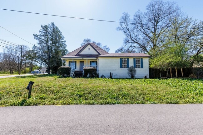 Photo - 4 Bedroom, 2 Bathroom in Adamsville