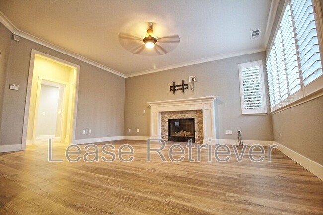 2359 Riviera Ct