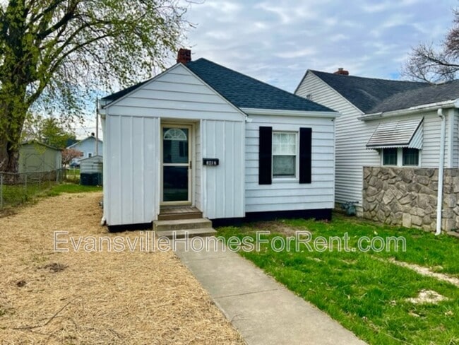 Building Photo - 3012 Edgewood Dr Rental