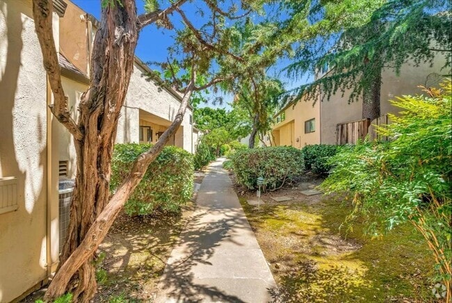 Building Photo - 8105 Kern Ave Unit 33 Rental