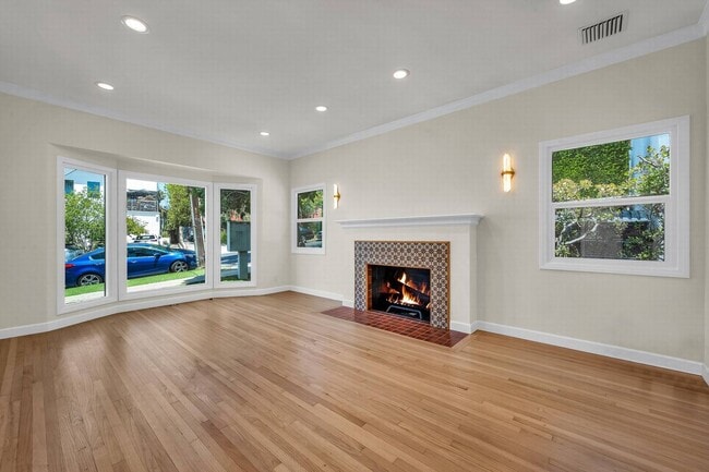 Photo - Stunning remodeled home in Silverlake!! Unidad 2828