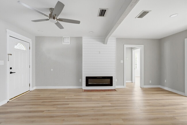 Photo - 2114 Merrill Ave