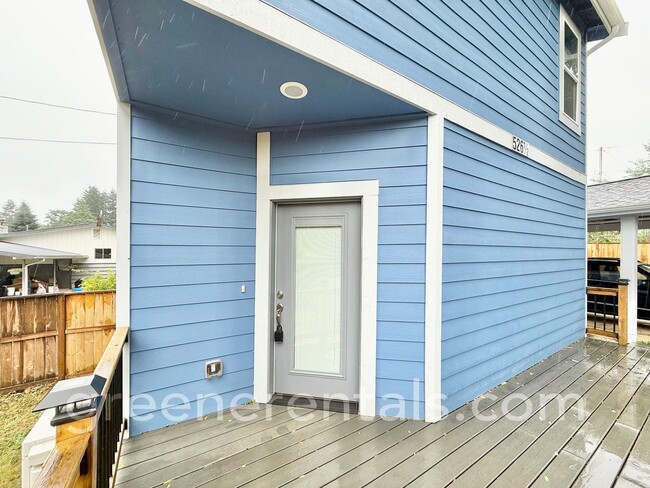526-1/2 S Main St