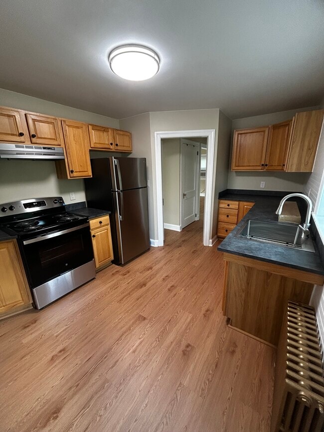 Kitchen - 806 Broadway Unit 2nd floor