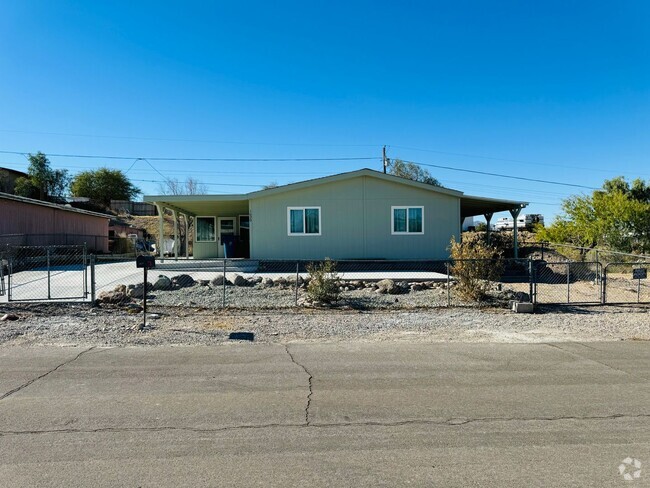 Building Photo - Beautifully Remodeled 4-Bedroom Home with ...