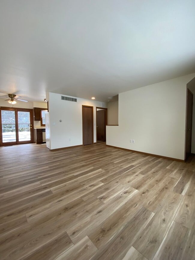 Building Photo - 1785/1787 Alexandra Court Unit 1787 Alexandra Court