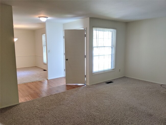 Photo - 822 Dutch Mill Dr