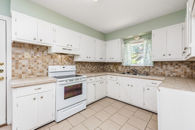 Photo - 333 Foster Dr