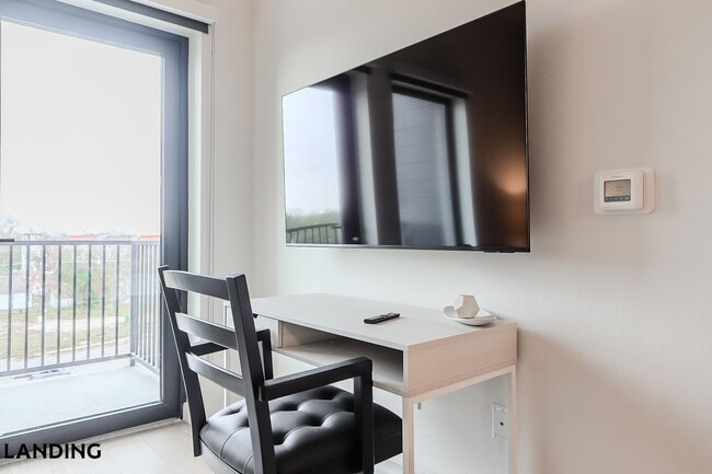 Photo - 2623 Keene St Unidad 407