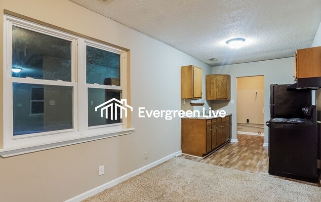 Photo - 541 Westchester Dr