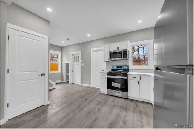 Photo - 15907 Blackstone St