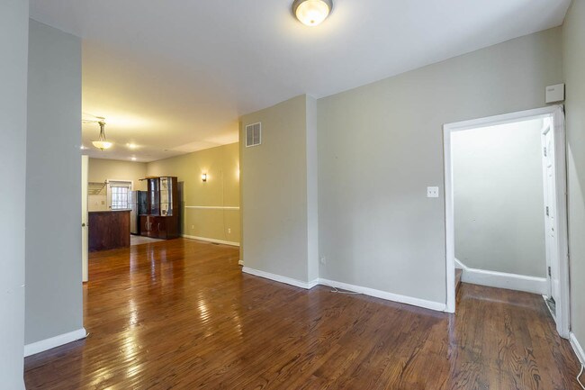 Photo - 784 Harvard St NW