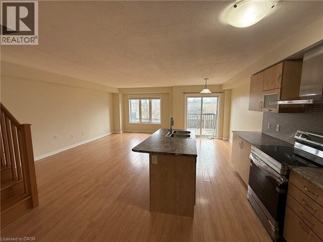 Photo - 148 Crafter Cres