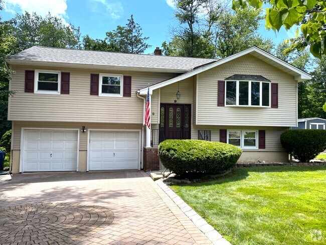 Building Photo - 9 Kitchell Pl Rental