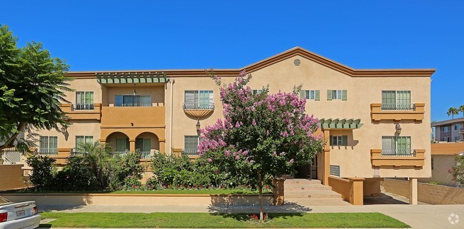 Building Photo - Troost Manor Rental