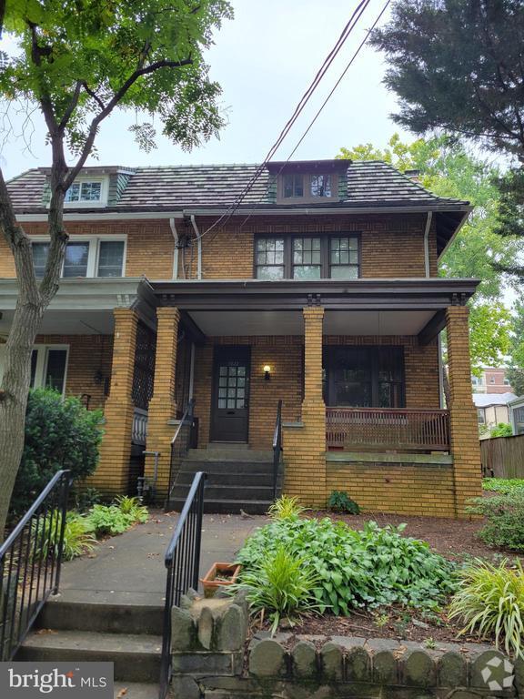 Building Photo - 3822 Veazey St NW Rental