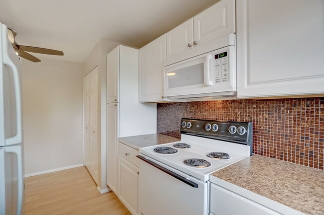 Photo - 2180 S Lake St Unidad 7