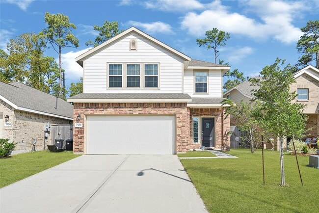 Building Photo - 1922 Ballesteros St