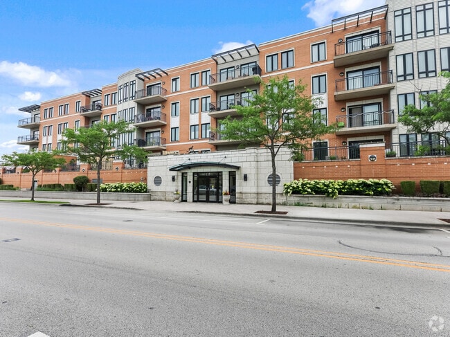 Building Photo - 135 S York St Unit 214 Rental
