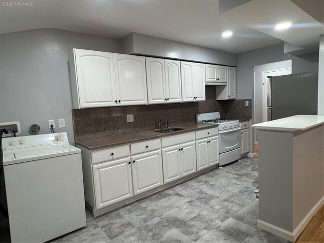 Photo - 59-43 174th St Unidad 3rd Fl