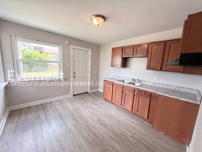 Photo - 1000 4th Ave W Unidad 4