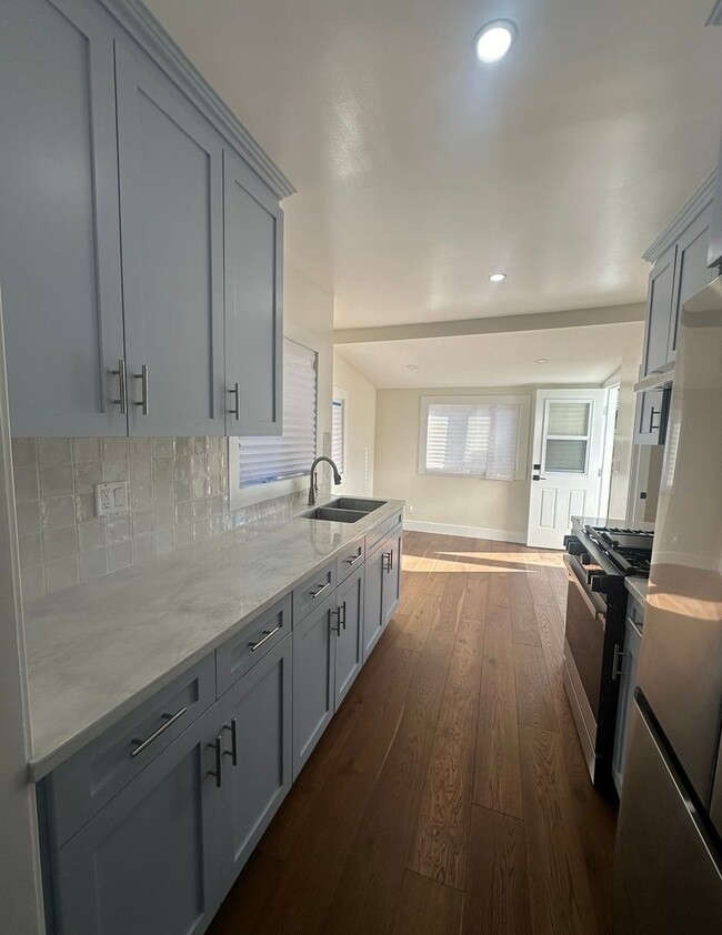 Photo - 320 E Maple Ave Unit 320