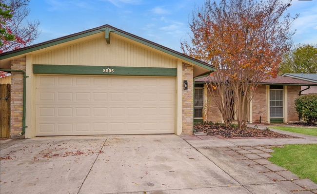 Photo - 8806 Thatch Dr