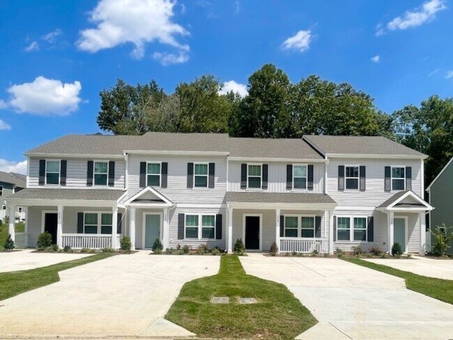 Available June 24th 3br 2.5 ba townhome i... - Available June 24th  3br 2.5 ba townhome i...