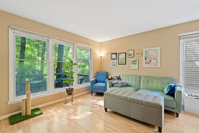 Photo - 2bd/2.5ba Townhouse Less than 1 Mile from ...