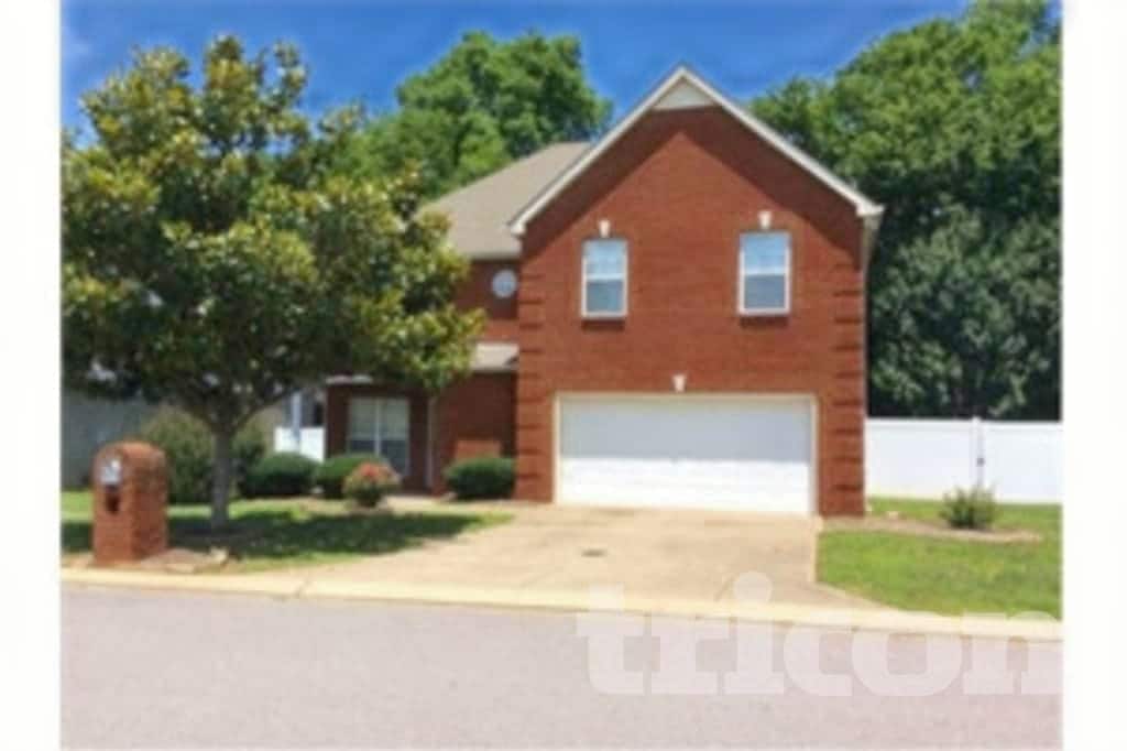 Photo - 221 Titans Cir