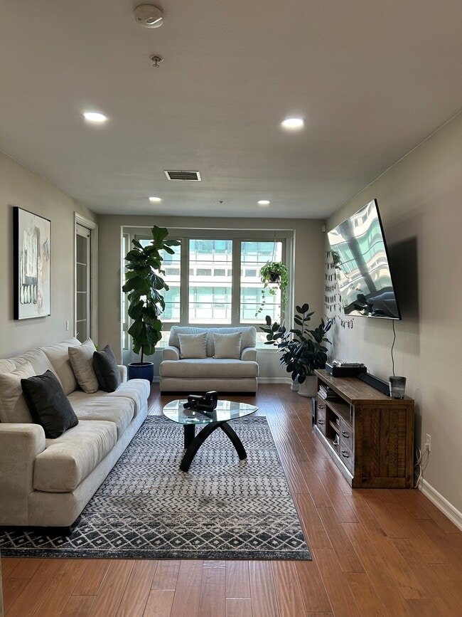 Photo - 1465 C St Unit 3505