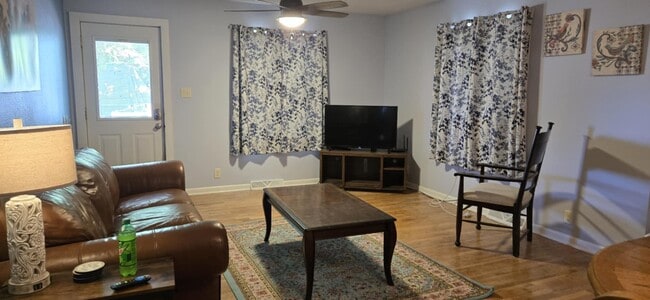 Photo - 525 S 4th St