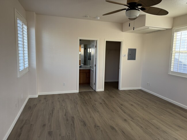 606 Leah Ln