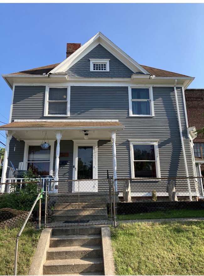 Building Photo - 212 E South St