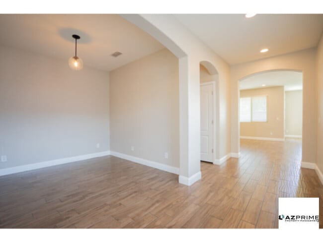 Photo - Exquisite 2/2 + Den Peoria House !