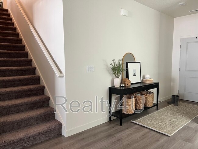 Photo - 138 E Crown Point Dr