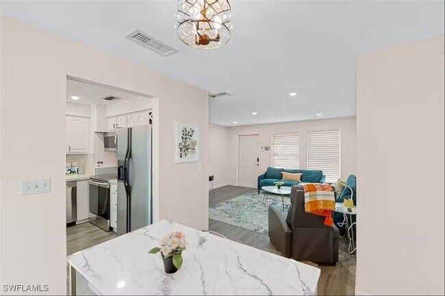 Photo - 4502 Parrot Ave