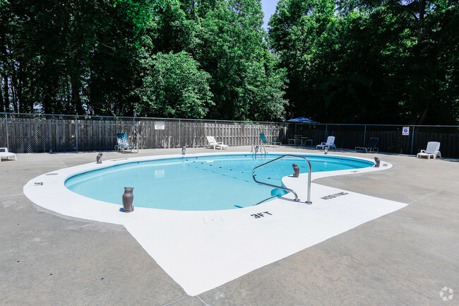 Piscina - Southgate Manor Apartments