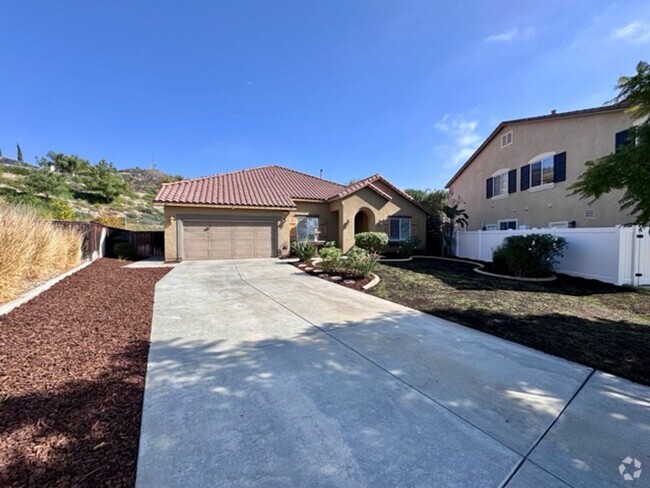 Building Photo - Beautiful expansive Murrieta home with TWO...