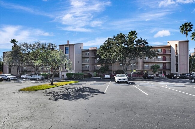 Photo - 7300 Lake Cir Dr Unidad 401 Rental