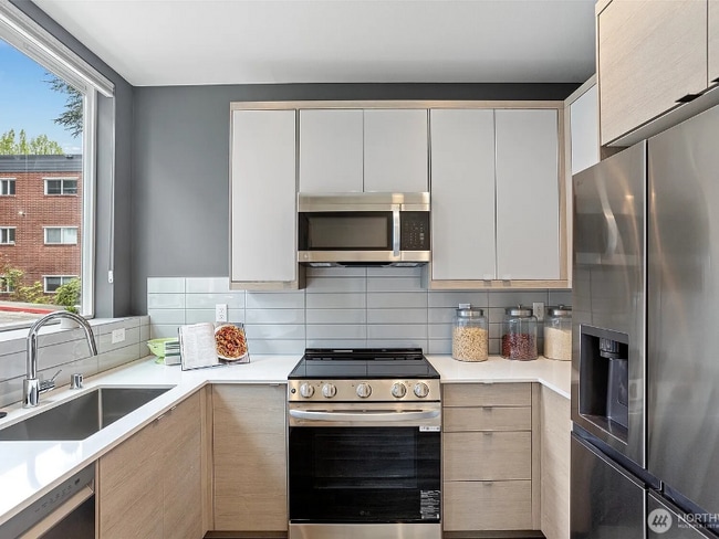 Photo - 2525 29th Ave S