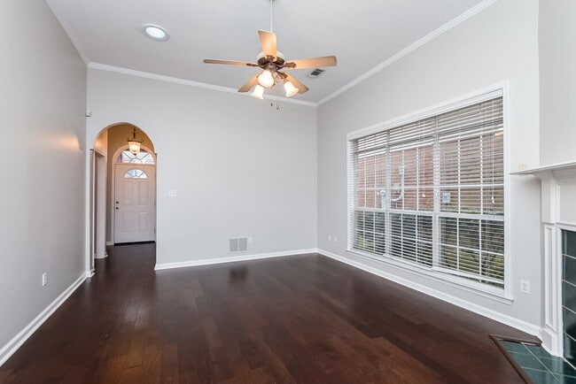 Photo - 622 W Ashley Glen Cir