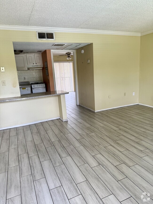 Building Photo - 103 Oyster Bay Cir Unit 210 Rental