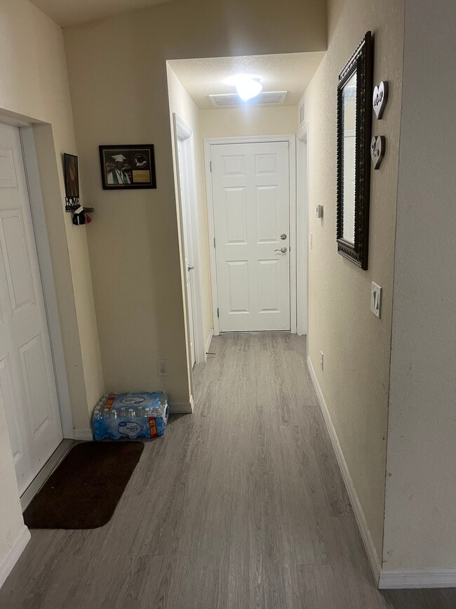 Photo - 2054 Detroit Dr