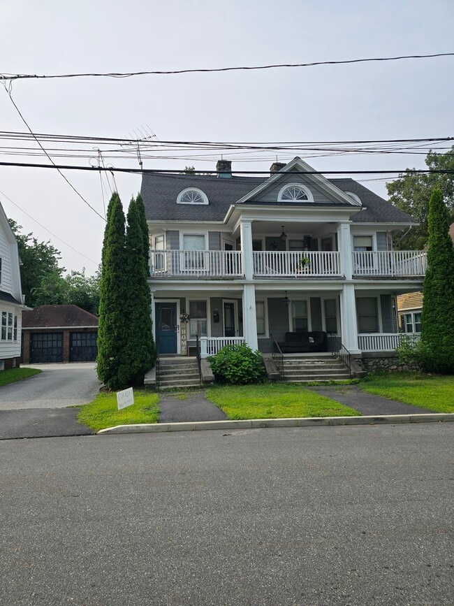 Building Photo - 164 Pythian Ave Rental