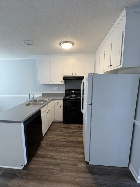 Photo - 3260 Landmark St